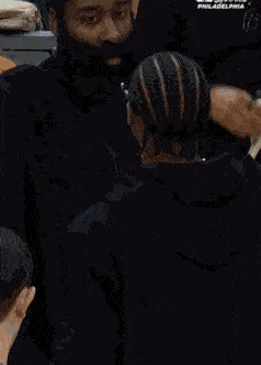 开云电子-别生气了哈登...他竟然笑着跟登哥求和